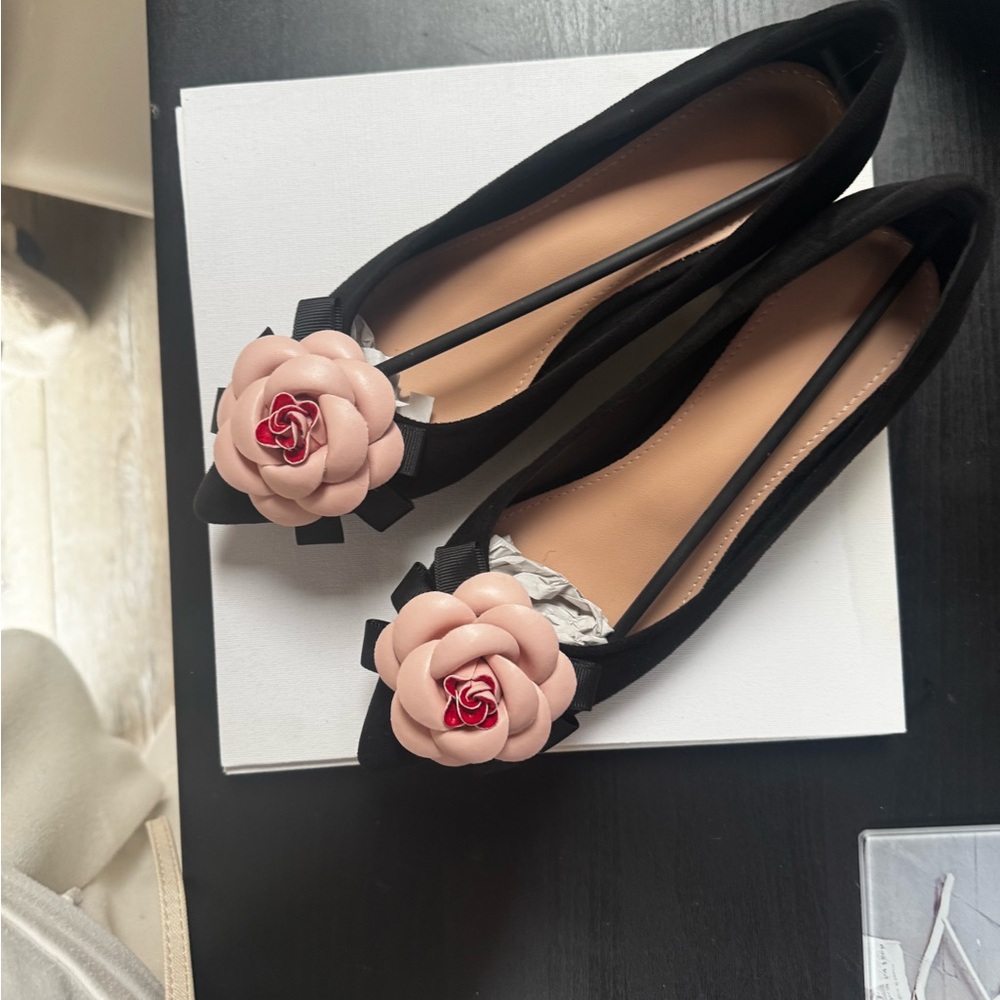 Chic Black Heels with Pink Floral Accent
